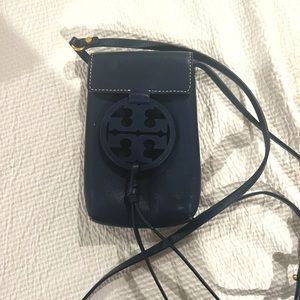 Navy Tory Burch Miller phone crossbody. EUC.